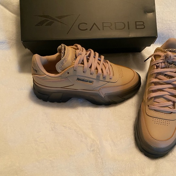 Cardi B Reebok - Picture 1 of 4